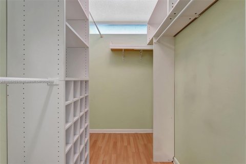Condo in Davie, Florida, 2 bedrooms  № 1819805 - photo 25