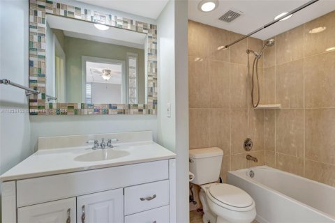 Condo in Davie, Florida, 2 bedrooms  № 1819805 - photo 29