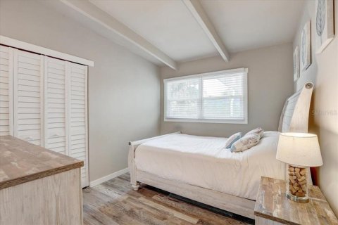 House in Tampa, Florida 3 bedrooms, 109.25 sq.m. № 1774621 - photo 12