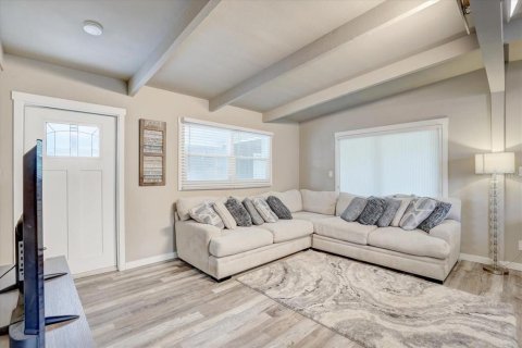House in Tampa, Florida 3 bedrooms, 109.25 sq.m. № 1774621 - photo 6