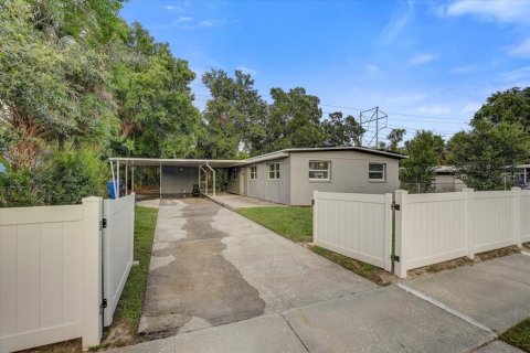 House in Tampa, Florida 3 bedrooms, 109.25 sq.m. № 1774621 - photo 30