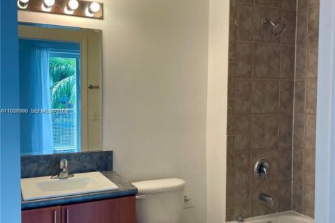 Купить кондоминиум в Майами, Флорида 2 спальни, 98.48м2, № 1995655 - фото 30