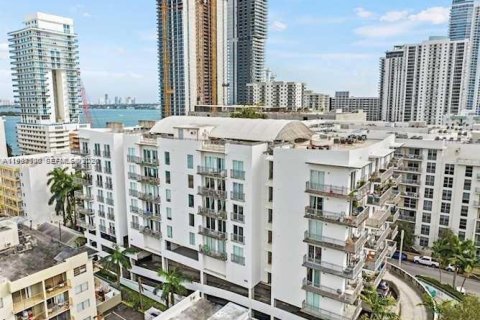 Купить кондоминиум в Майами, Флорида 2 спальни, 98.48м2, № 1995655 - фото 2