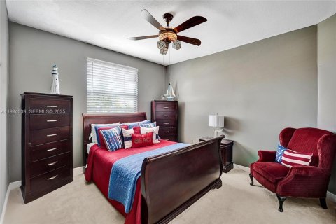 Casa en venta en Miramar, Florida, 5 dormitorios, 290.13 m2 № 1993740 - foto 19