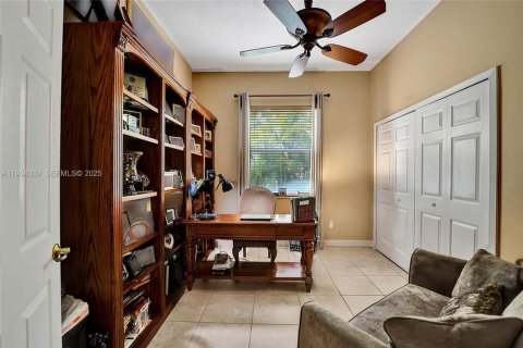 Casa en venta en Miramar, Florida, 5 dormitorios, 290.13 m2 № 1993740 - foto 22