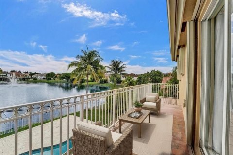 Casa en venta en Miramar, Florida, 5 dormitorios, 290.13 m2 № 1993740 - foto 15