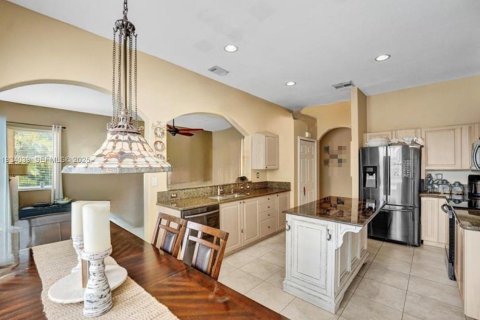 Casa en venta en Miramar, Florida, 5 dormitorios, 290.13 m2 № 1993740 - foto 11