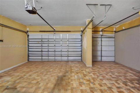 Casa en venta en Miramar, Florida, 5 dormitorios, 290.13 m2 № 1993740 - foto 2