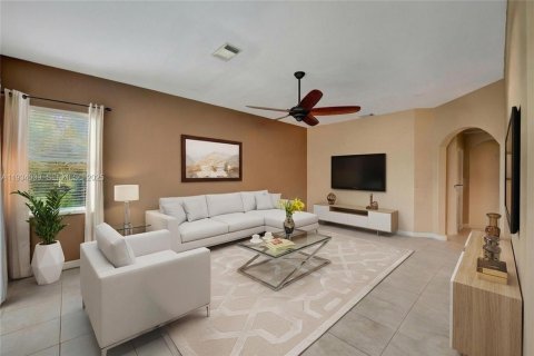 Casa en venta en Miramar, Florida, 5 dormitorios, 290.13 m2 № 1993740 - foto 10