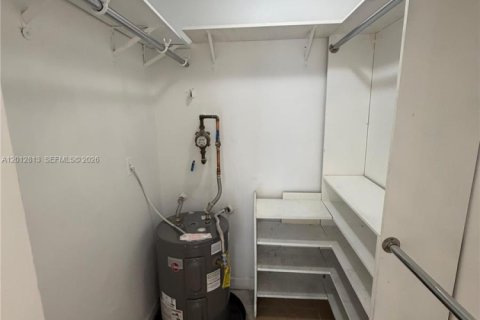 Снять в аренду кондоминиум в Дорал, Флорида 1 спальня, 65.96м2, № 2076354 - фото 9