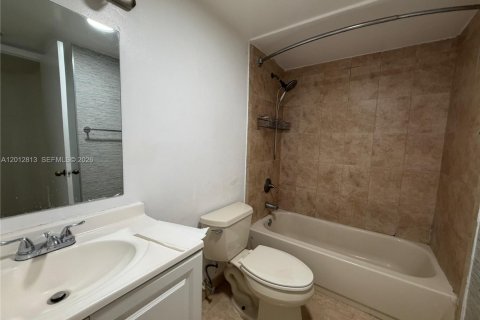 Снять в аренду кондоминиум в Дорал, Флорида 1 спальня, 65.96м2, № 2076354 - фото 7