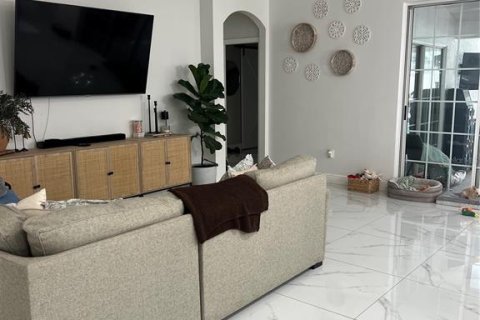 House in Tampa, Florida 4 bedrooms, 170.1 sq.m. № 1877463 - photo 6