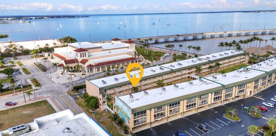 Condo à Punta Gorda, Floride, 2 chambres  № 1640601
