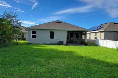 House in Port St. Lucie, Florida 3 bedrooms, 176.51 sq.m. № 2082937 - photo 6