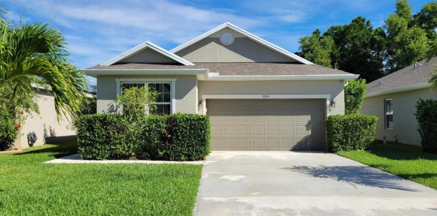 House in Port St. Lucie, Florida 3 bedrooms, 176.51 sq.m. № 2082937