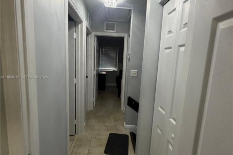 Снять в аренду кондоминиум в Майами, Флорида 3 спальни, 95.32м2, № 2081148 - фото 22