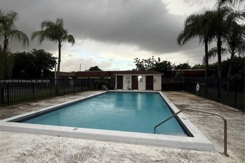 Купить таунхаус в Норт-Лодердейл, Флорида 3 спальни, 132.11м2, № 1947561 - фото 27