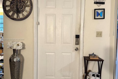 Купить таунхаус в Норт-Лодердейл, Флорида 3 спальни, 132.11м2, № 1947561 - фото 16