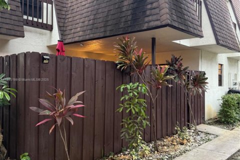 Купить таунхаус в Норт-Лодердейл, Флорида 3 спальни, 132.11м2, № 1947561 - фото 30