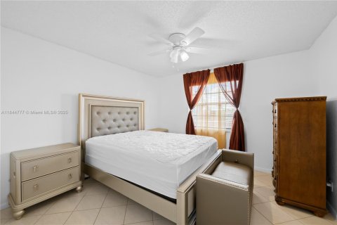 Condominio en venta en Tamarac, Florida, 2 dormitorios, 125.42 m2 № 1841116 - foto 10