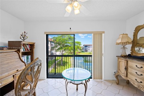 Condominio en venta en Tamarac, Florida, 2 dormitorios, 125.42 m2 № 1841116 - foto 6