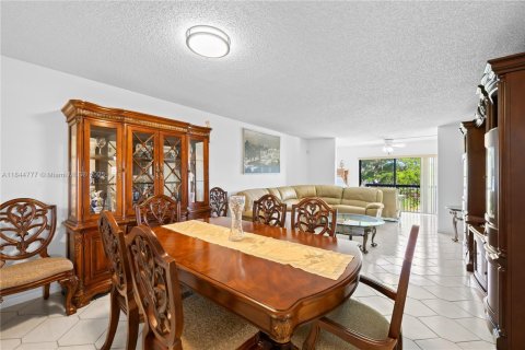Condominio en venta en Tamarac, Florida, 2 dormitorios, 125.42 m2 № 1841116 - foto 7