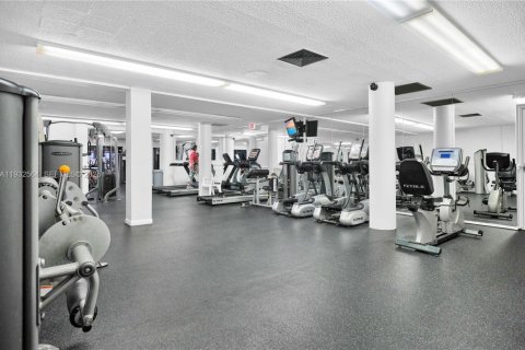 Condominio en venta en Hallandale Beach, Florida, 2 dormitorios, 124.49 m2 № 1990989 - foto 30