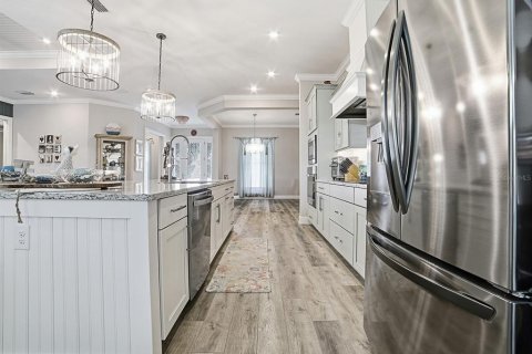 Villa ou maison à vendre à Lady Lake, Floride: 3 chambres, 207.54 m2 № 2333837 - photo 8