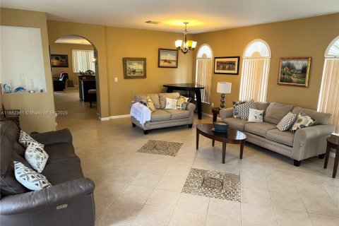 Купить виллу или дом в Хомстед, Флорида 6 спален, 341.69м2, № 1979121 - фото 8