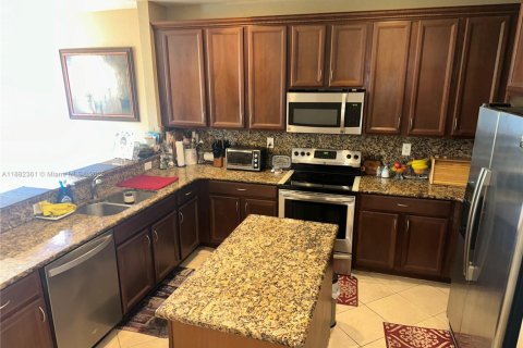 Купить виллу или дом в Хомстед, Флорида 6 спален, 341.69м2, № 1979121 - фото 10