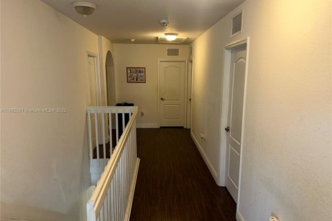 Купить виллу или дом в Хомстед, Флорида 6 спален, 341.69м2, № 1979121 - фото 21