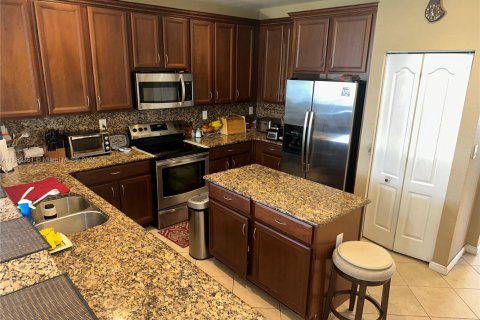 Купить виллу или дом в Хомстед, Флорида 6 спален, 341.69м2, № 1979121 - фото 11