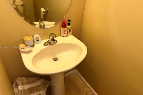 Купить виллу или дом в Хомстед, Флорида 6 спален, 341.69м2, № 1979121 - фото 9