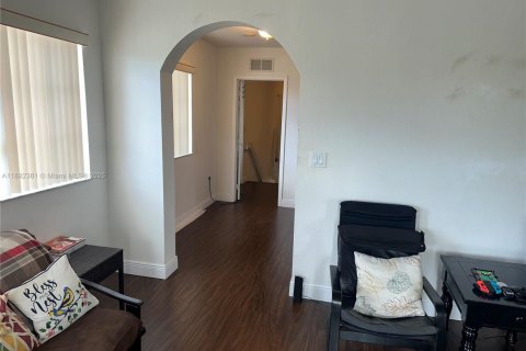 Купить виллу или дом в Хомстед, Флорида 6 спален, 341.69м2, № 1979121 - фото 20