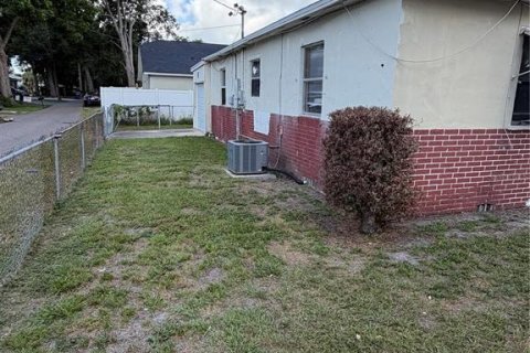 House in Clearwater, Florida 3 bedrooms, 122.07 sq.m. № 2200761 - photo 4
