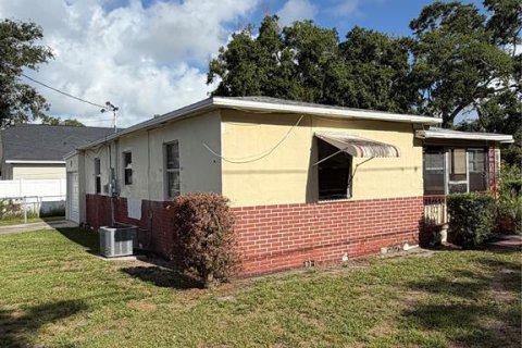 House in Clearwater, Florida 3 bedrooms, 122.07 sq.m. № 2200761 - photo 3