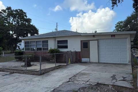 House in Clearwater, Florida 3 bedrooms, 122.07 sq.m. № 2200761 - photo 7