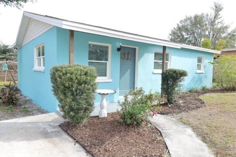 House in Lakeland, Florida 3 bedrooms, 80.27 sq.m. № 1917777 - photo 1