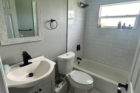 House in Lakeland, Florida 3 bedrooms, 80.27 sq.m. № 1917777 - photo 19