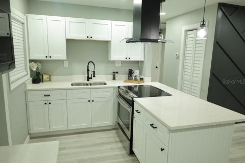 House in Lakeland, Florida 3 bedrooms, 80.27 sq.m. № 1917777 - photo 3
