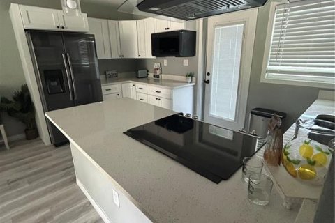 House in Lakeland, Florida 3 bedrooms, 80.27 sq.m. № 1917777 - photo 14