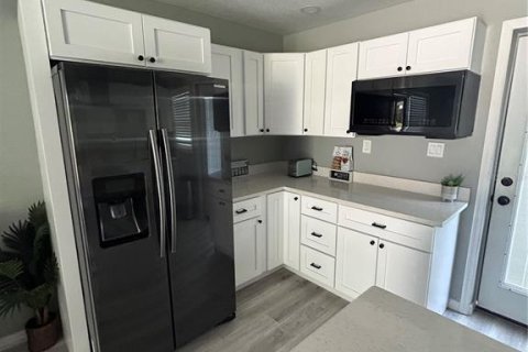 House in Lakeland, Florida 3 bedrooms, 80.27 sq.m. № 1917777 - photo 12