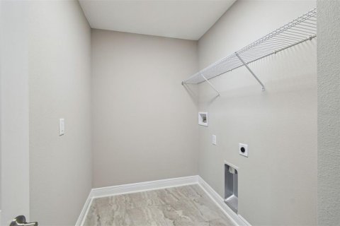Casa en venta en Spring Hill, Florida, 4 dormitorios, 263.38 m2 № 1515282 - foto 10