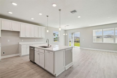 Casa en venta en Spring Hill, Florida, 4 dormitorios, 263.38 m2 № 1515282 - foto 12