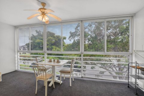 Condo in Deerfield Beach, Florida, 1 bedroom № 2246227 - photo 20
