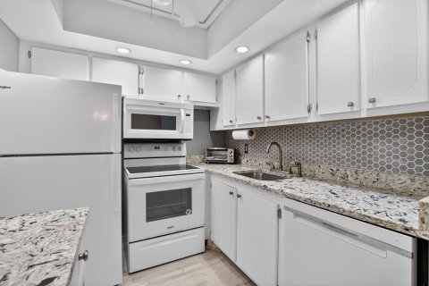 Condo in Deerfield Beach, Florida, 1 bedroom  № 2246227