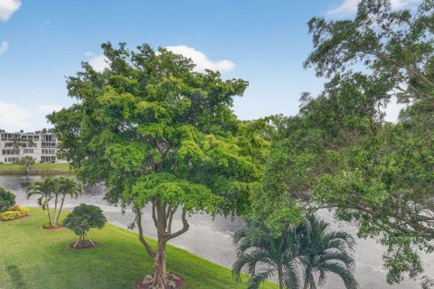 Condo in Deerfield Beach, Florida, 1 bedroom № 2246227 - photo 26