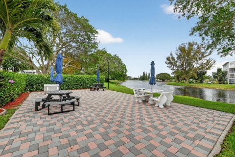 Condo in Deerfield Beach, Florida, 1 bedroom № 2246227 - photo 30