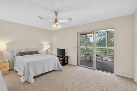 Condo in Deerfield Beach, Florida, 1 bedroom № 2246227 - photo 13