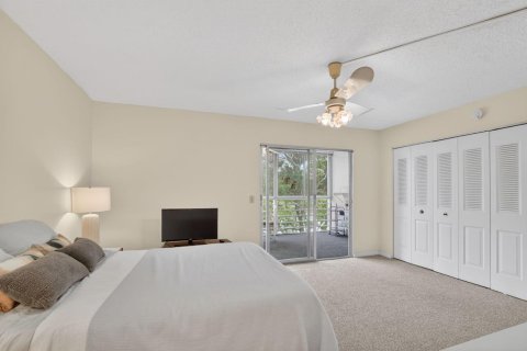 Condo in Deerfield Beach, Florida, 1 bedroom № 2246227 - photo 15